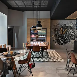 3* Hotel Moxy Lyon Airport